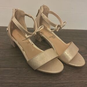 Girls Nine West gold sandals size 13